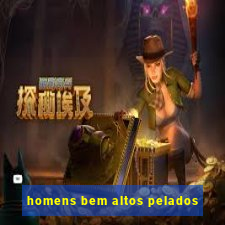 homens bem altos pelados